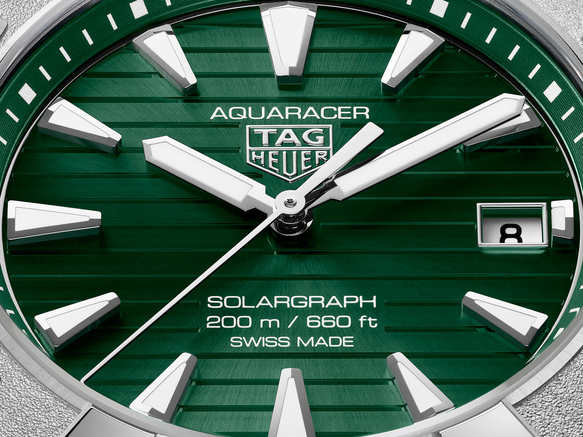 TAG Heuer Aquaracer 40mm Solargraph Green Sunray brushed Dial Silver Steel Watch