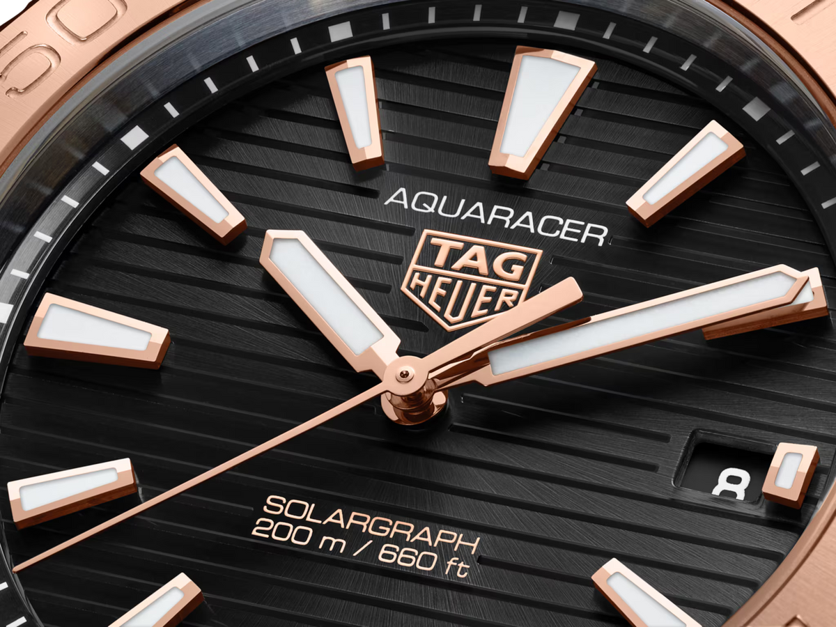 TAG Heuer Aquaracer 40mm Solargraph Black Sunray brushed Dial Silver & gold Steel plated Watch
