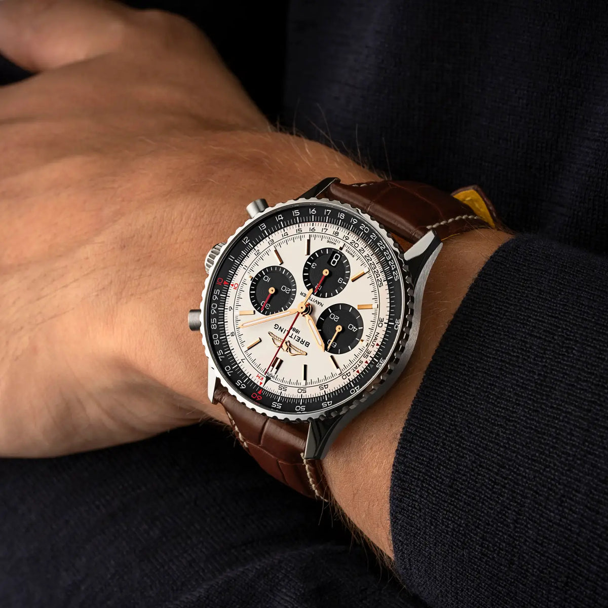 [SIMCHA-TOP500:BREITLING:AB01381E1G1P1:05] Breitling Navitimer B01 Chronograph 43 – AB01381E1G1P1 official image