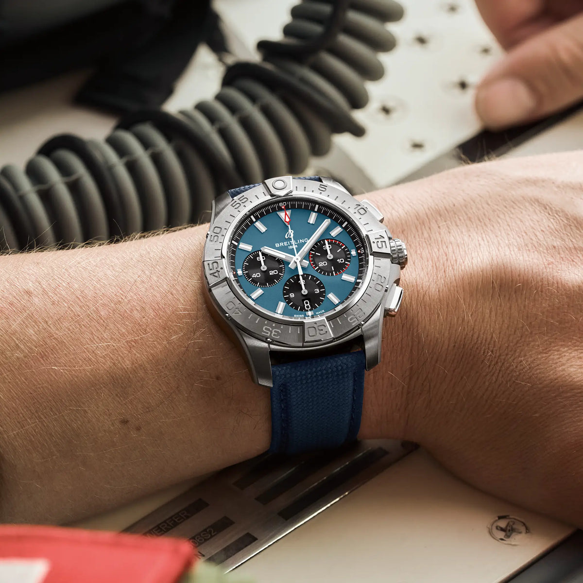 [SIMCHA-TOP500:BREITLING:AB0147101C1X1:05] Breitling Avenger B01 Chronograph 44 – AB0147101C1X1 official image