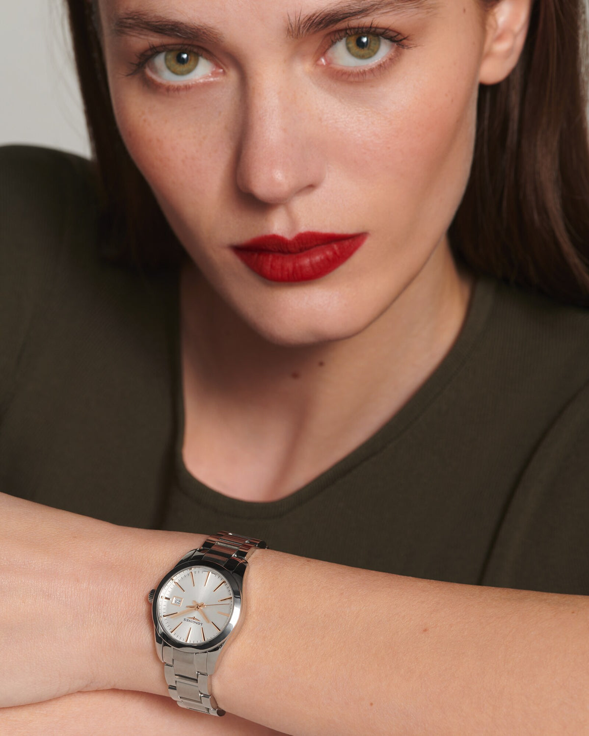 [SIMCHA-OFFICIAL-GALLERY:L2.286.4.72.6:03] Longines Conquest Classic 29.50mm Quartz Sunray silver Dial Stainless Steel Bracelet Watch — official gallery view 3