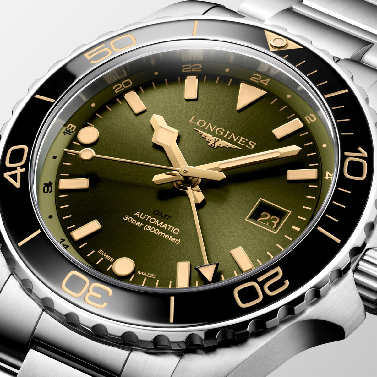 [SIMCHA-TOP500:LONGINES:L3.890.4.06.6:02] HYDROCONQUEST GMT L3.890.4.06.6 Automatic, Stainless steel and ceramic bezel, Sunray green, Bracelet Watch - Face close up