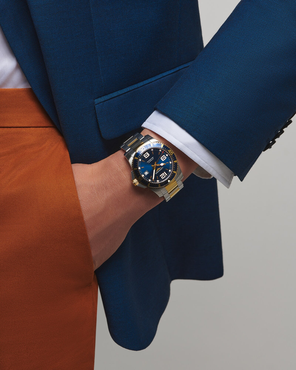 [SIMCHA-OFFICIAL-GALLERY:L3.742.3.96.7:05] Longines HydroConquest 41.00mm Automatic Sunray blue Dial Yellow Stainless Steel Bracelet Watch — official gallery view 5