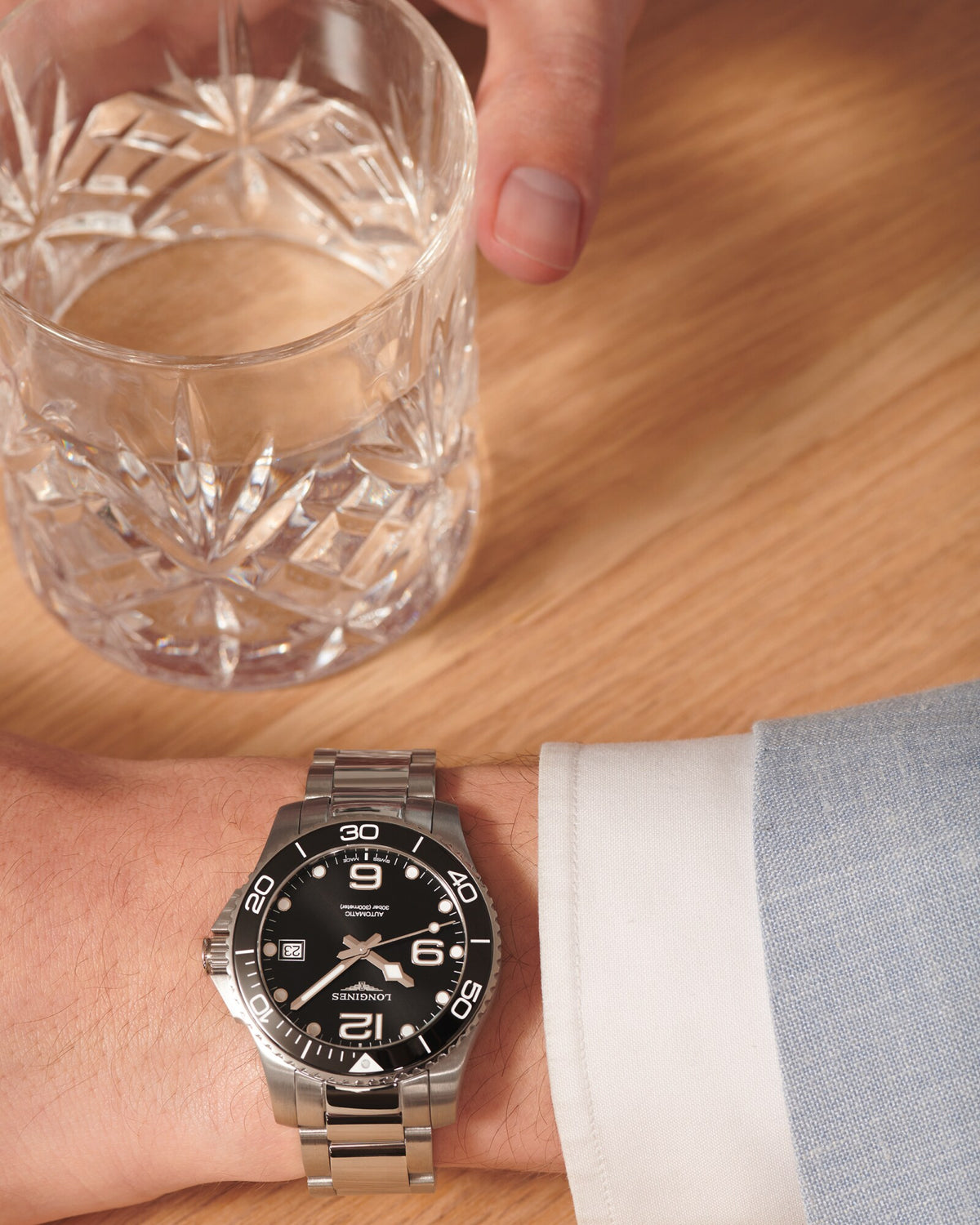 [SIMCHA-OFFICIAL-GALLERY:L3.780.4.56.6:08] Longines HydroConquest 39.00mm Automatic Sunray black Dial Stainless Steel Bracelet Watch — official gallery view 8