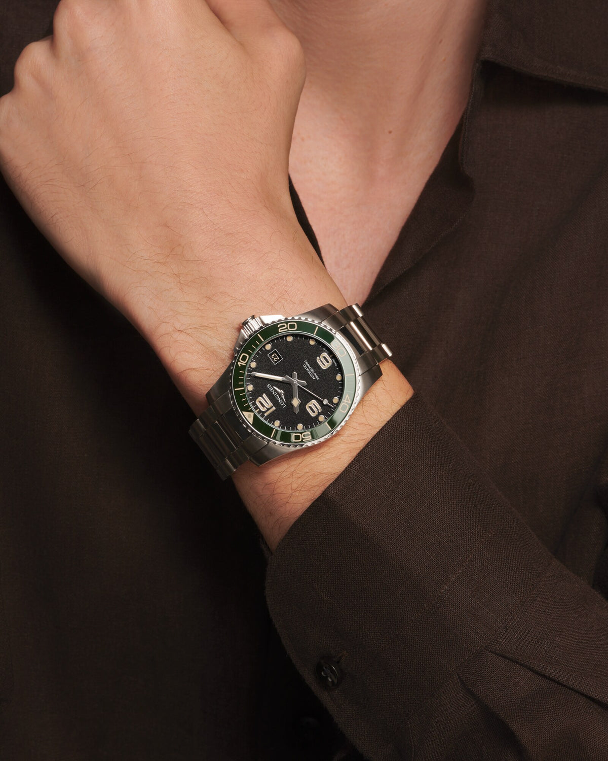 [SIMCHA-OFFICIAL-GALLERY:L3.781.4.05.6:05] Longines HydroConquest 41.00mm Automatic Black Dial Stainless Steel Bracelet Watch — official gallery view 5