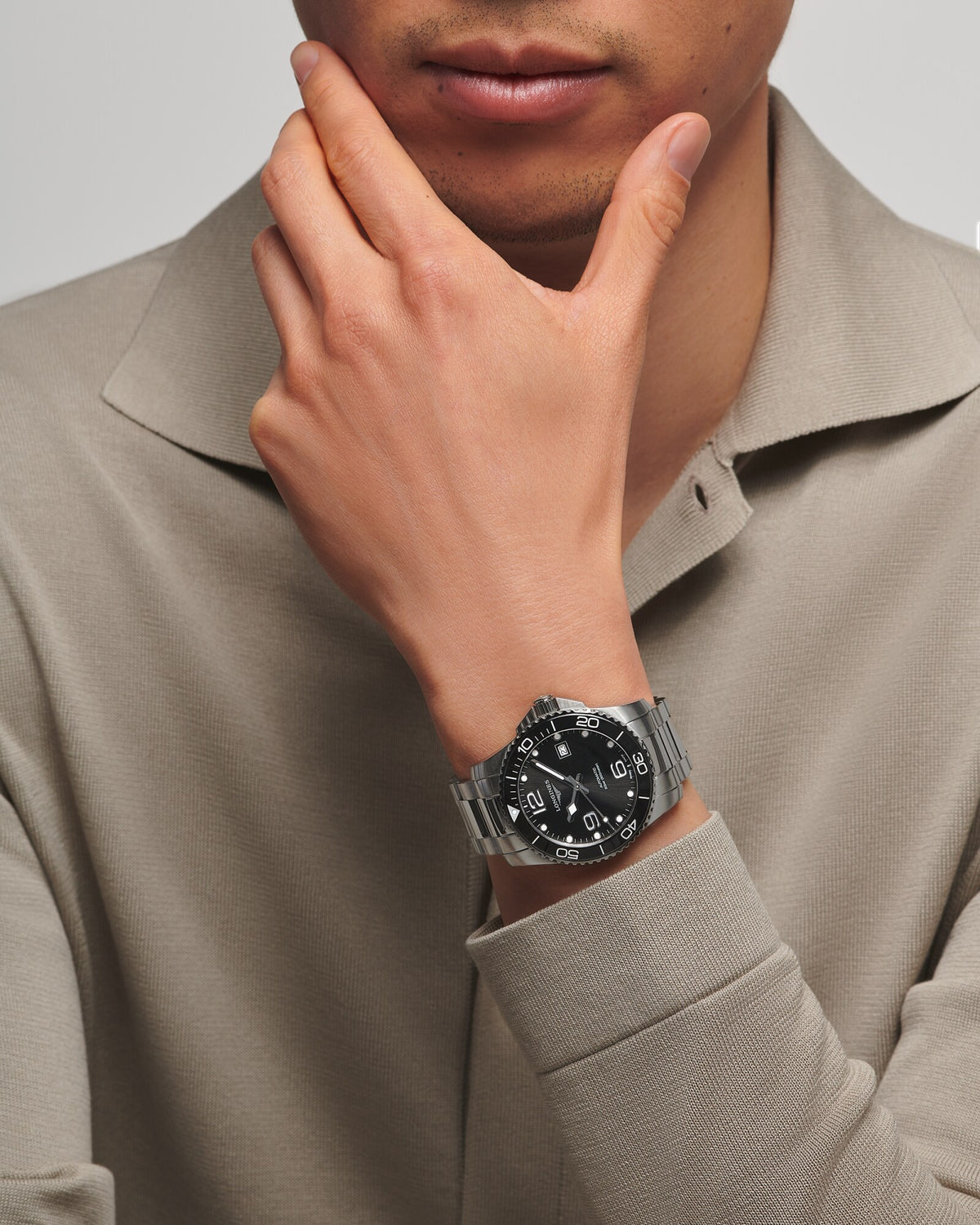 [SIMCHA-OFFICIAL-GALLERY:L3.781.4.56.6:03] Longines HydroConquest 41.00mm Automatic Sunray black Swiss Super-LumiNova® Dial Stainless Steel Bracelet Watch — official gallery view 3