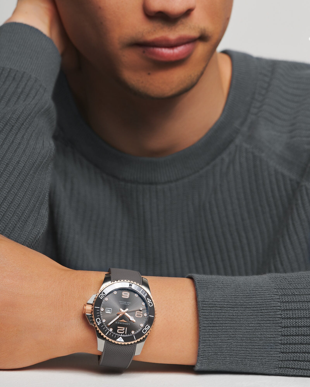 [SIMCHA-OFFICIAL-GALLERY:L3.782.3.78.9:05] Longines HydroConquest 43.00mm Automatic Sunray grey Dial Grey Rubber Strap Watch — official gallery view 5