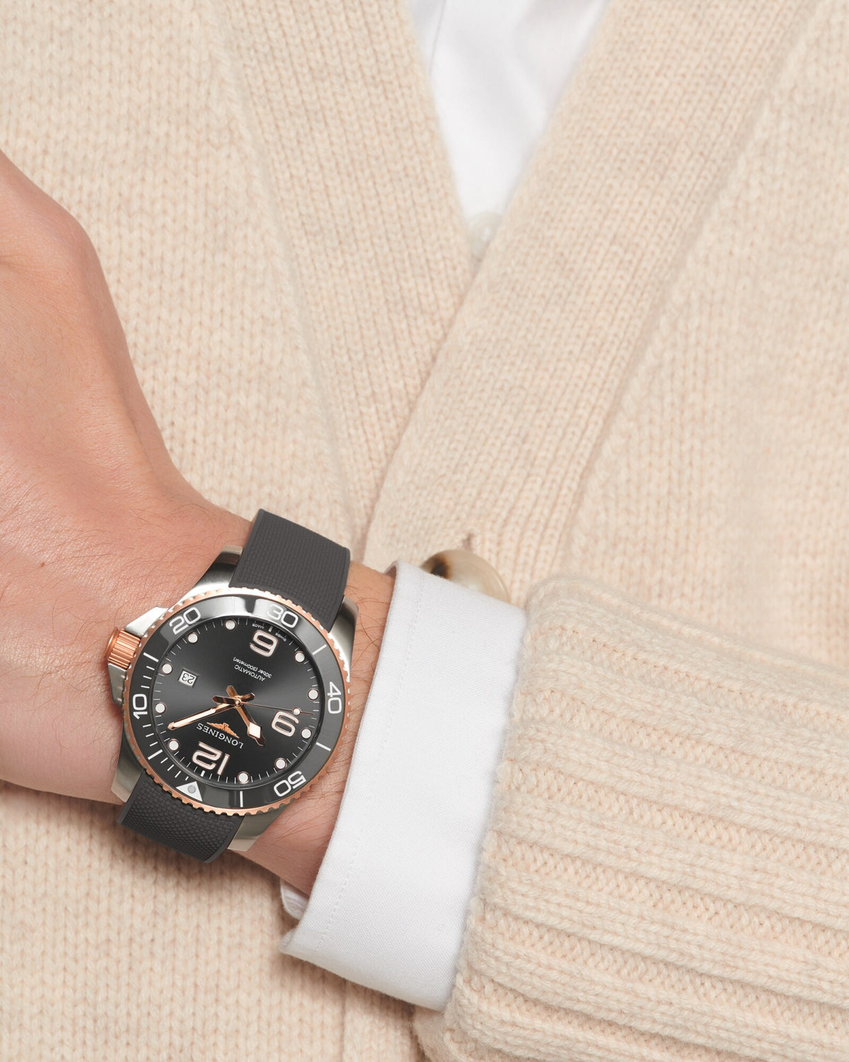 [SIMCHA-OFFICIAL-GALLERY:L3.782.3.78.9:09] Longines HydroConquest 43.00mm Automatic Sunray grey Dial Grey Rubber Strap Watch — official gallery view 9
