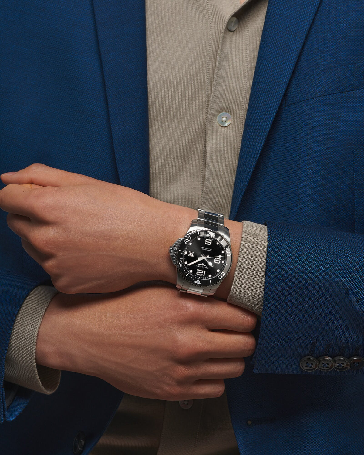 [SIMCHA-OFFICIAL-GALLERY:L3.782.4.56.6:02] Longines HydroConquest 43.00mm Automatic Sunray black Dial Stainless Steel Bracelet Watch — official gallery view 2