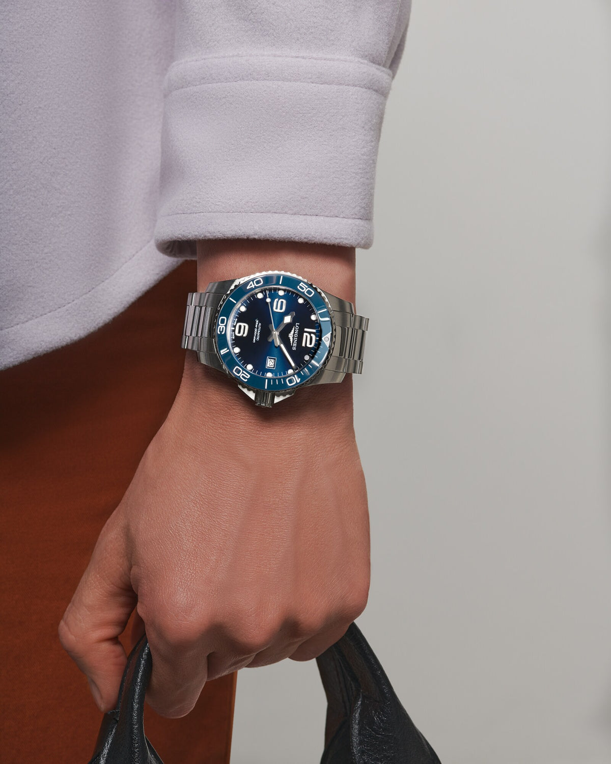 [SIMCHA-OFFICIAL-GALLERY:L3.782.4.96.6:05] Longines HydroConquest 43.00mm Automatic Sunray blue Dial Stainless Steel Bracelet Watch — official gallery view 5