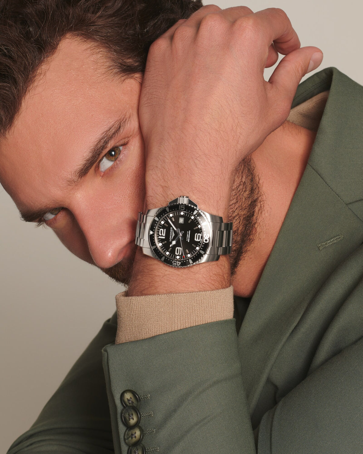 [SIMCHA-OFFICIAL-GALLERY:L3.841.4.56.6:03] Longines HydroConquest 44.00mm Automatic Sunray black Dial Stainless Steel Bracelet Watch — official gallery view 3