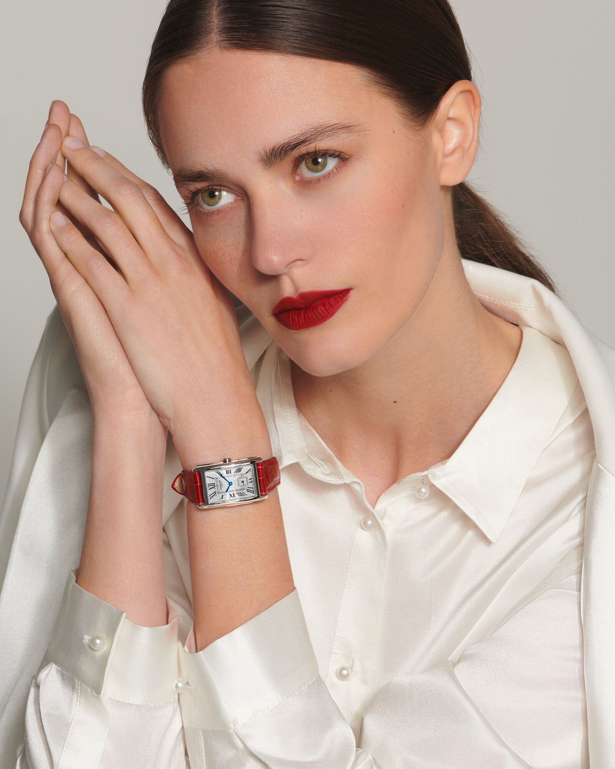[SIMCHA-OFFICIAL-GALLERY:L5.512.4.71.5:03] Longines DolceVita 23.30 x 37.00mm Quartz Silver "flinqué" Dial Red Alligator Strap Watch — official gallery view 3