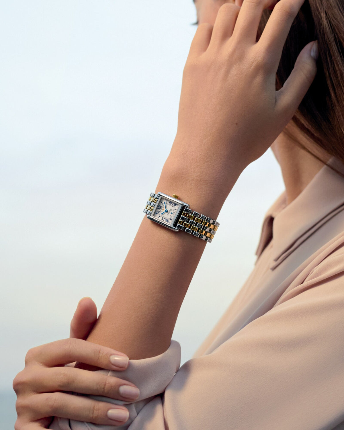 [SIMCHA-TOP500:LONGINES:L5.200.5.70.7:03] LONGINES MINI DOLCEVITA L5.200.5.70.7 Quartz, Stainless steel with 18 karat yellow gold crown, Silver "flinqué", Bracelet Watch - Wristshot
