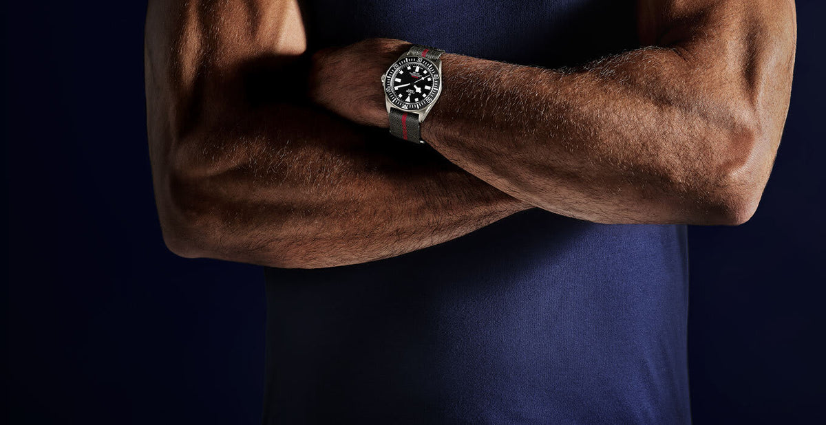 [SIMCHA-TOP500:TUDOR:M25717N-0001:10] Pelagos FXD Manufacture Calibre MT5602 42mm titanium case Green fabric strap with red band Complimentary strap
