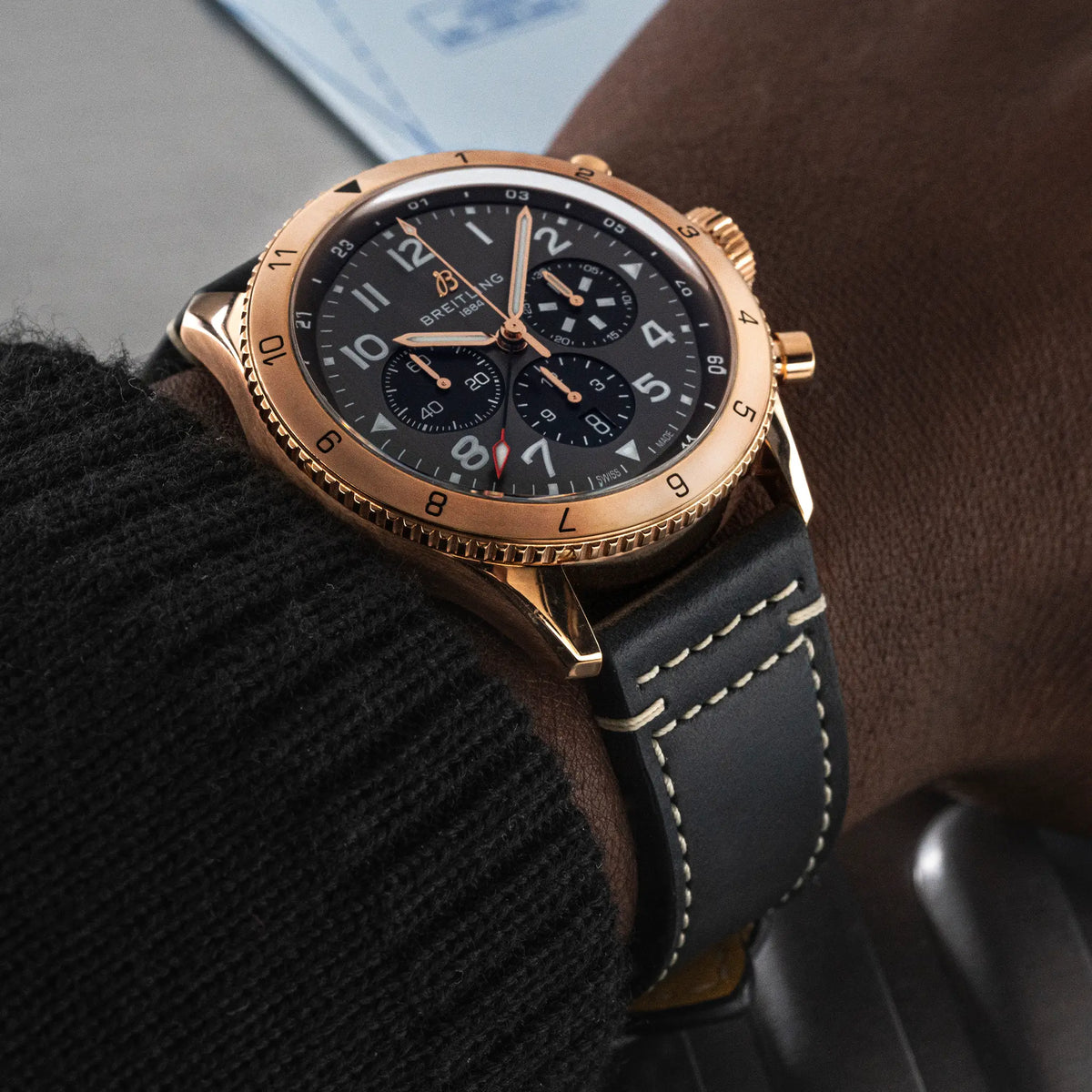 [SIMCHA-TOP500:BREITLING:RB04451A1B1X1:05] Breitling Classic AVI Super AVI B04 Chronograph GMT 46 P-51 Mustang – RB04451A1B1X1 official image