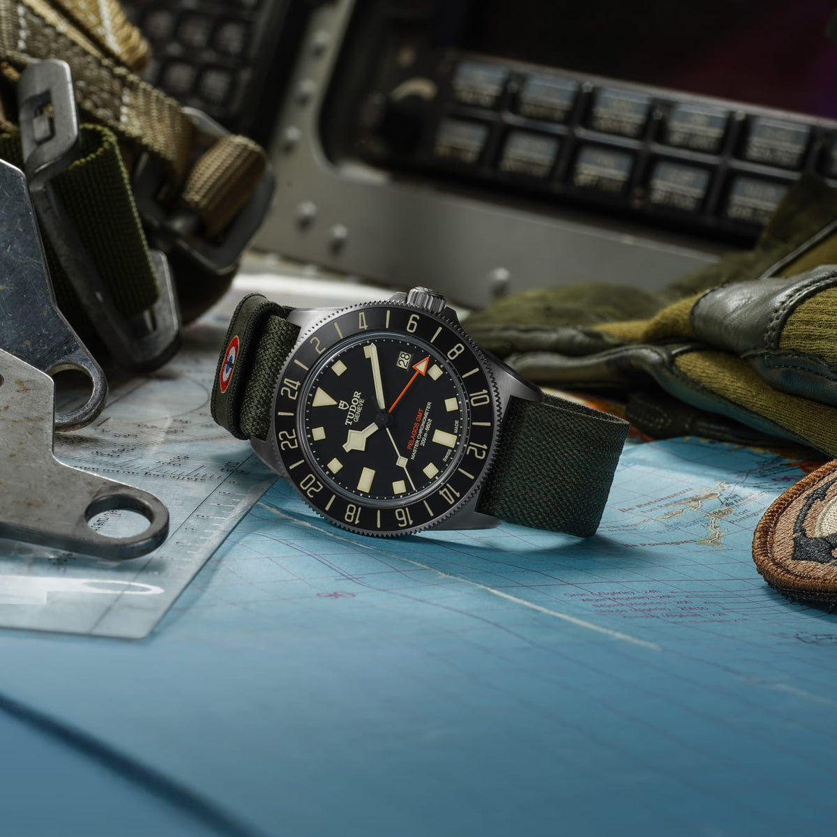[SIMCHA-TOP500:TUDOR:M2542G267NU-0002:04] Pelagos FXD GMT Manufacture Calibre MT5652-U 42mm titanium case Green fabric strap
