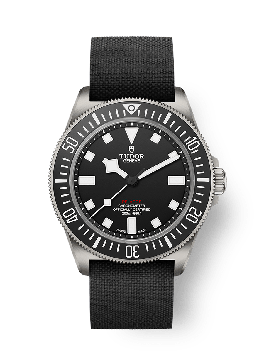 [SIMCHA-TOP500:TUDOR:M25717N-0001:02] Pelagos FXD Manufacture Calibre MT5602 42mm titanium case Green fabric strap with red band Complimentary strap