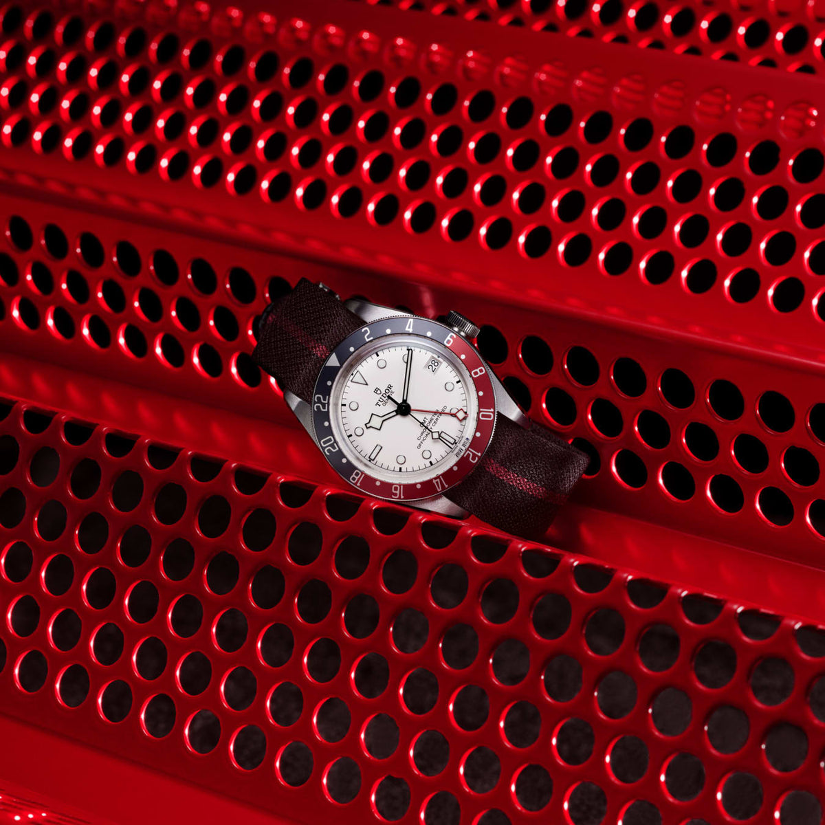 [SIMCHA-TOP500:TUDOR:M79830RB-0012:04] Black Bay GMT Manufacture Calibre MT5652 41mm steel case Fabric strap
