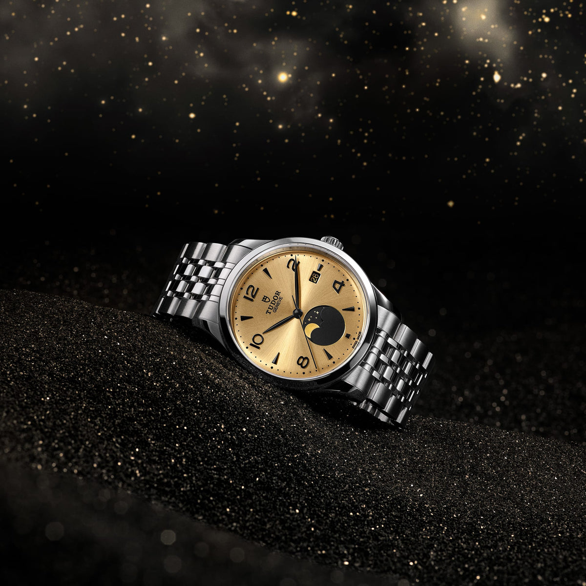 TUDOR 1926 39mm Automatic Champagne-colour satin sun-brushed dial with applied numerals and moon phase indicator Dial Steel Bracelet Watch