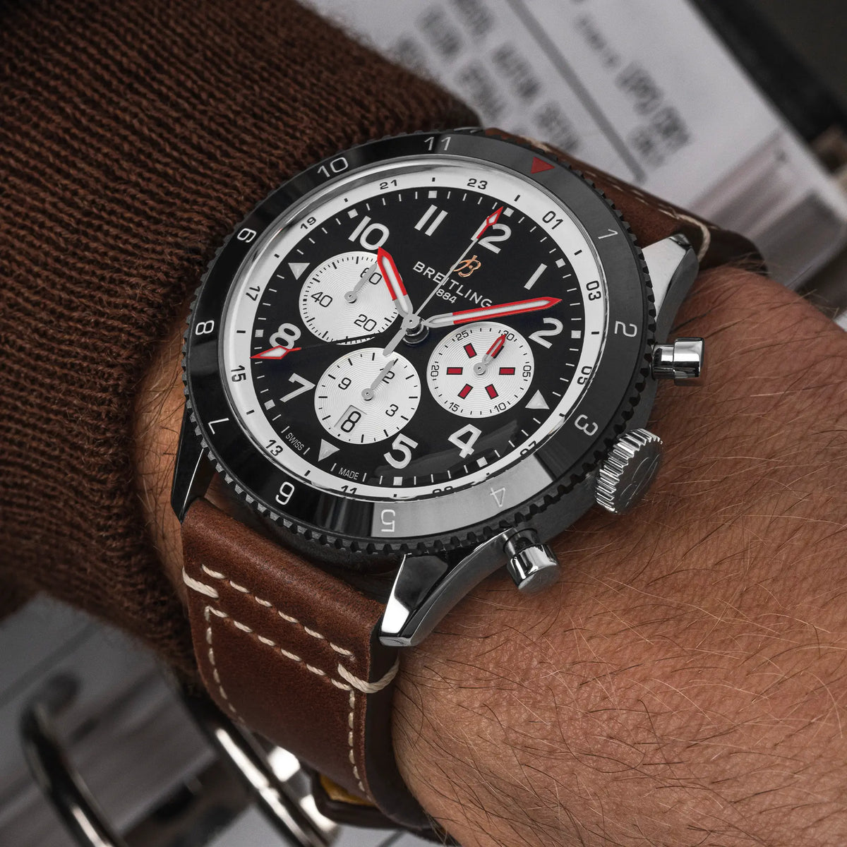 [SIMCHA-TOP500:BREITLING:YB04451A1B1X1:05] Breitling Classic AVI Super AVI B04 Chronograph GMT 46 Mosquito – YB04451A1B1X1 official image